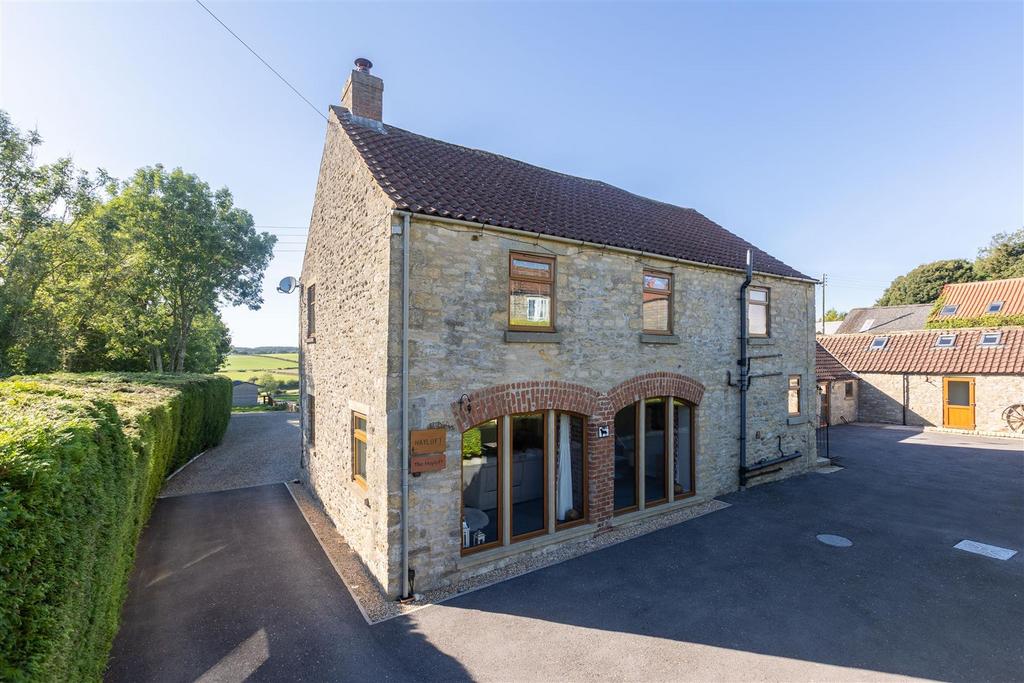 The Hayloft External-13.jpg