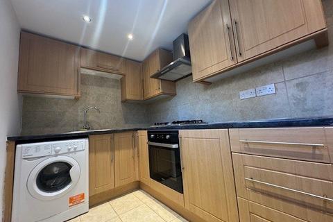 1 bedroom flat to rent, Bingley Road, Shipley, West Yorkshire, BD18