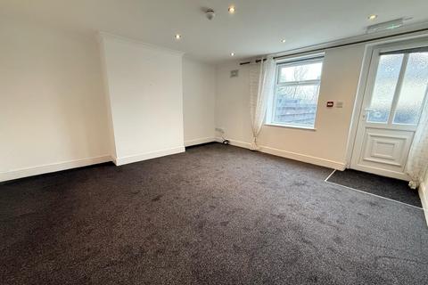 1 bedroom flat to rent, Bingley Road, Shipley, West Yorkshire, BD18