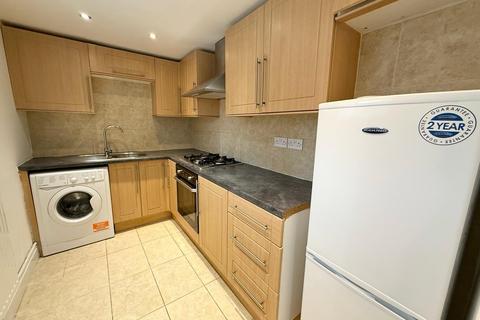 1 bedroom flat to rent, Bingley Road, Shipley, West Yorkshire, BD18