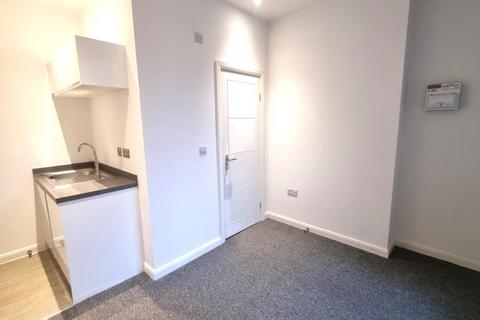 1 bedroom house of multiple occupation to rent, Chorley Road, Swinton, M27