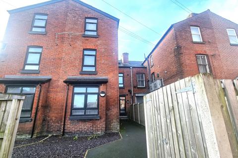 1 bedroom house of multiple occupation to rent, Chorley Road, Swinton, M27