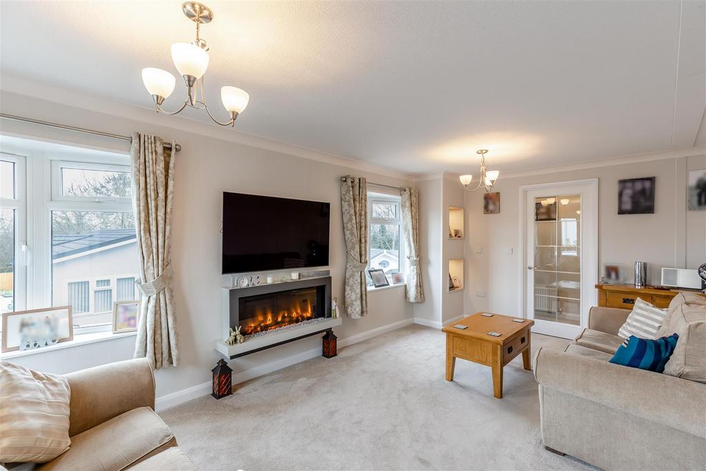 8587391-interior19.jpg