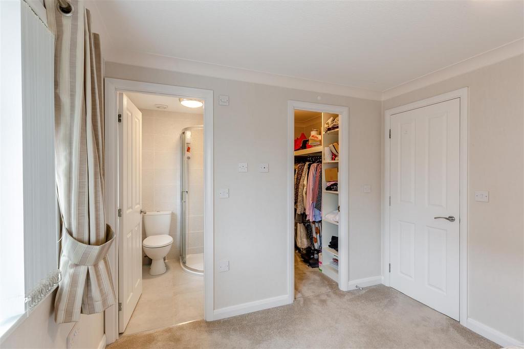 8587391-interior10.jpg