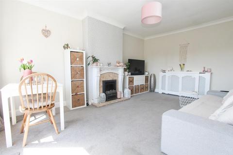 10 The Holt, Wallington, SM6 7LG