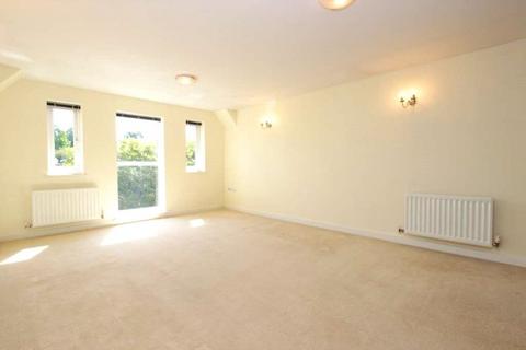 2 bedroom flat for sale, Turner Court, Berkhamsted, Hertfordshire, HP4