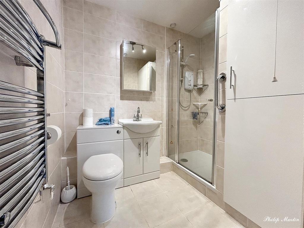 Shower Room.jpg