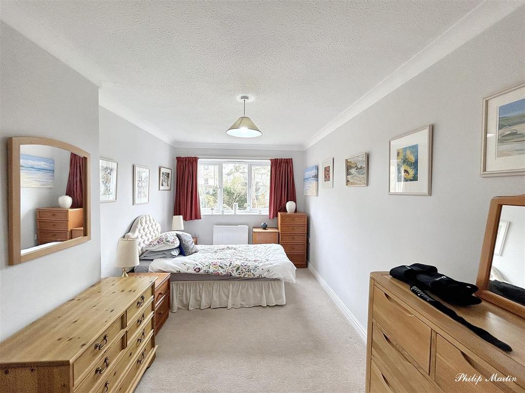 Master Bedroom.jpg