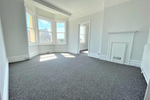 2 bedroom apartment to rent, Sea Road, Bexhill-on-Sea, TN40