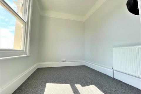 2 bedroom apartment to rent, Sea Road, Bexhill-on-Sea, TN40