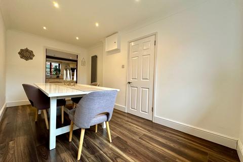 18 Sweet Briar Drive, Laindon, Basildon, SS15 4HA