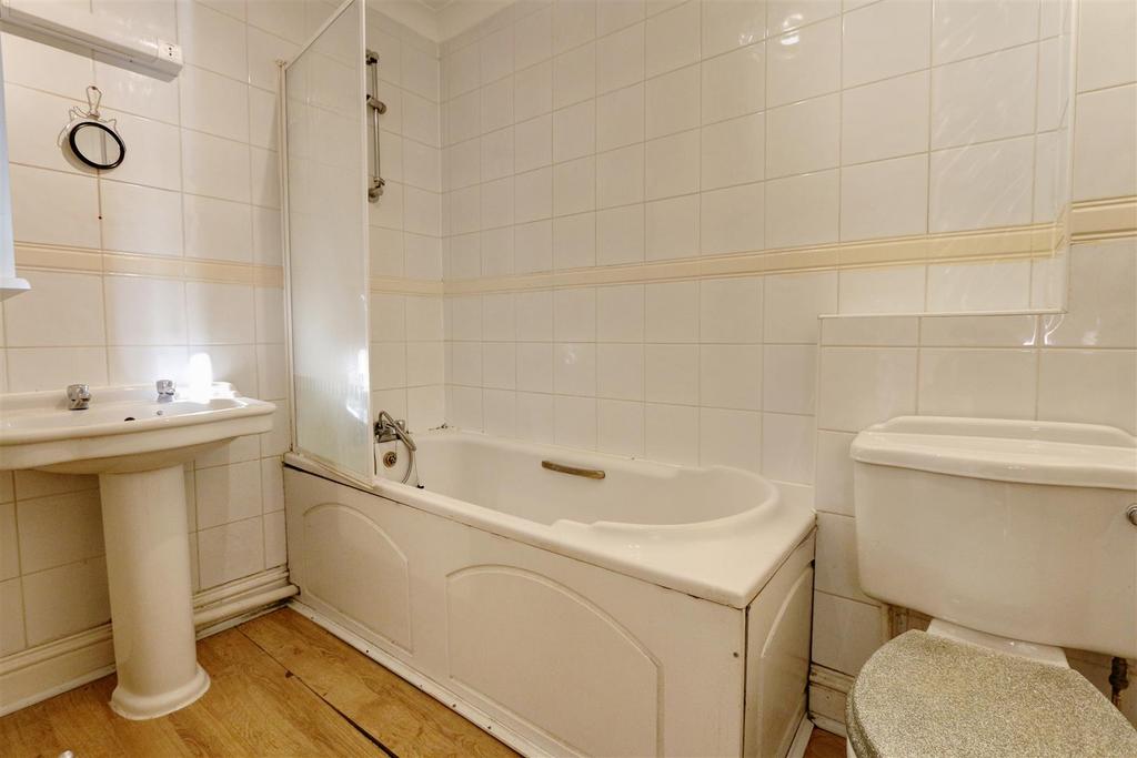 Bathroom.jpg