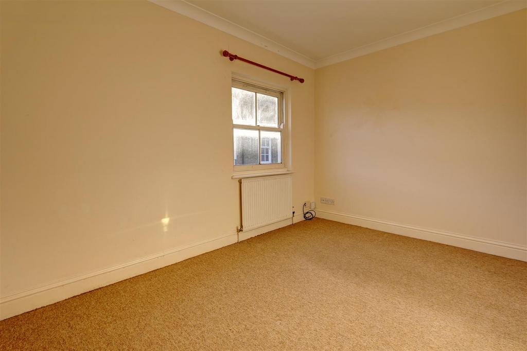 Bedroom 1.jpg