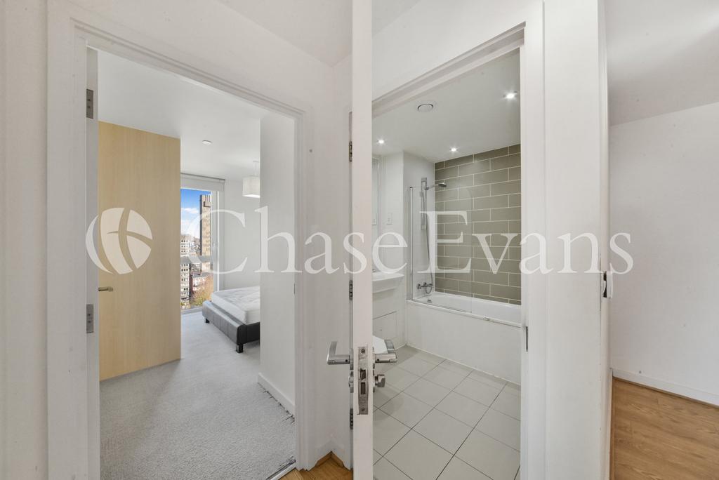 Apartment in Poplar - More