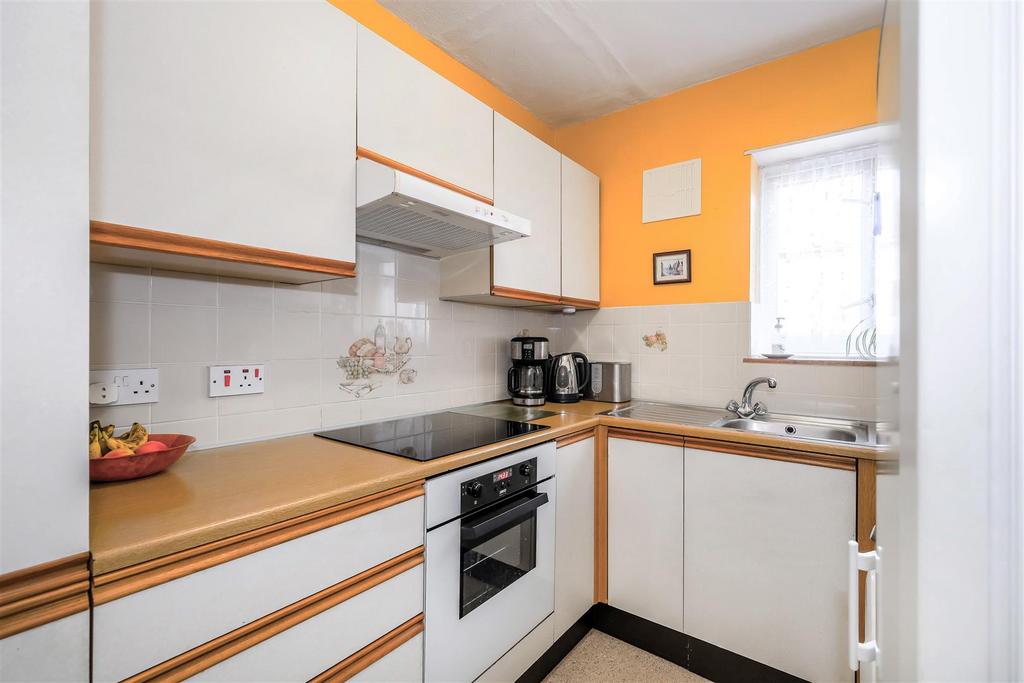 3 woodham court-1.jpg
