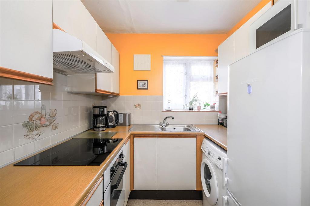 3 woodham court-2.jpg
