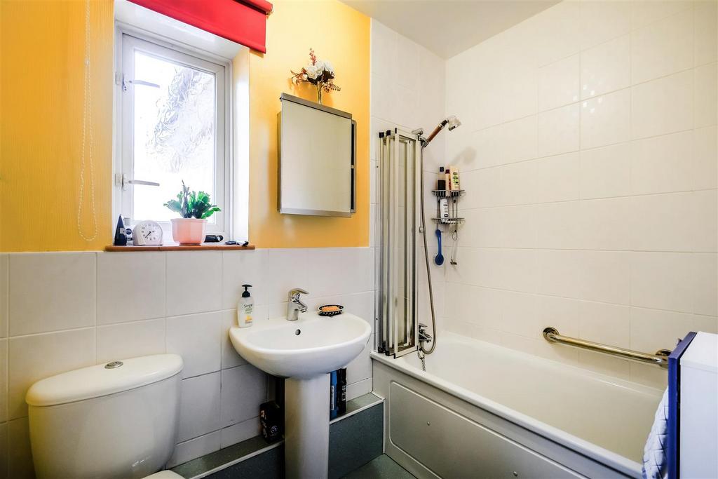 3 woodham court-7.jpg