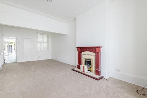 4 bedroom terraced house to rent, Springbank Road Hither Green SE13