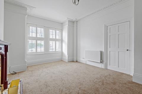 4 bedroom terraced house to rent, Springbank Road Hither Green SE13