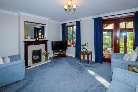 4 bedroom detached house for sale, Woodthorpe Lane, Wakefield WF2