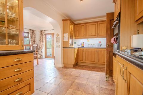 4 bedroom detached house for sale, The Boot, Hengoed CF82