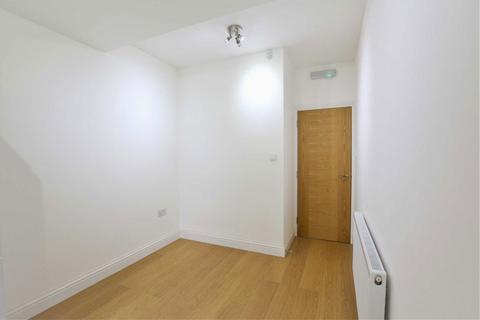 Studio to rent, Allington Road, London NW4