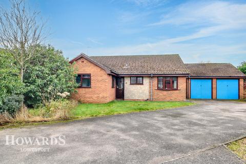 3 bedroom detached bungalow for sale, Seavert Close, Carlton Colville