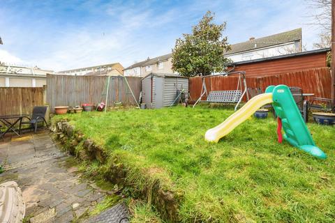 4 bedroom end of terrace house for sale