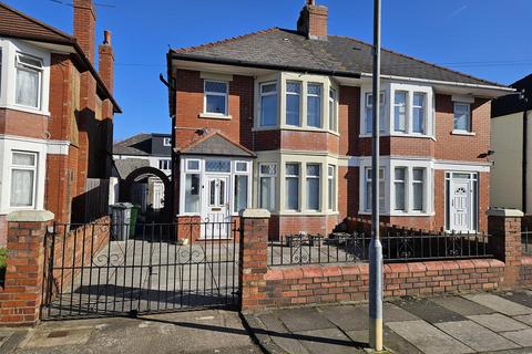 3 bedroom semi-detached house to rent, Moordale Road, Grangetown, Cardiff