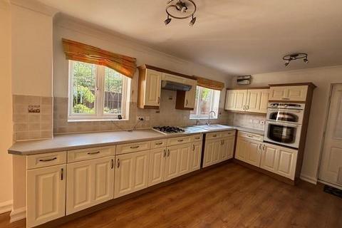 4 bedroom detached house to rent, Simborough Way, Market Harborough