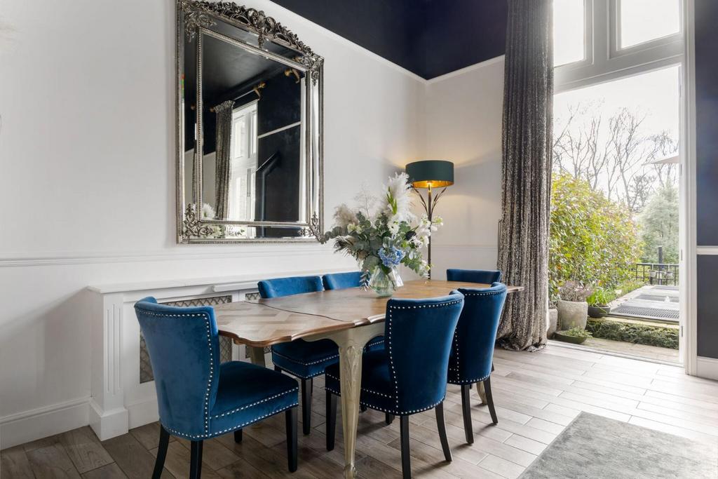 86547 8-Snaith-Wood-Drive-Rawdon  (7) low.jpg