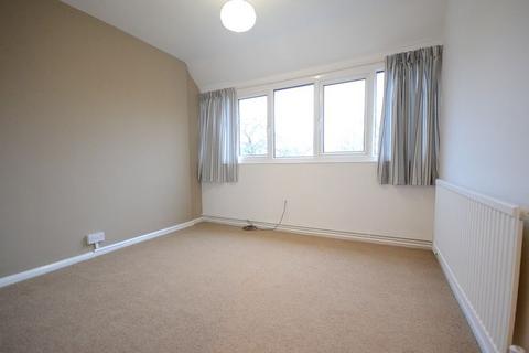 3 bedroom detached house to rent, Priory Drive, Beech Hill, Reading, RG7