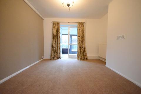 3 bedroom detached house to rent, Priory Drive, Beech Hill, Reading, RG7