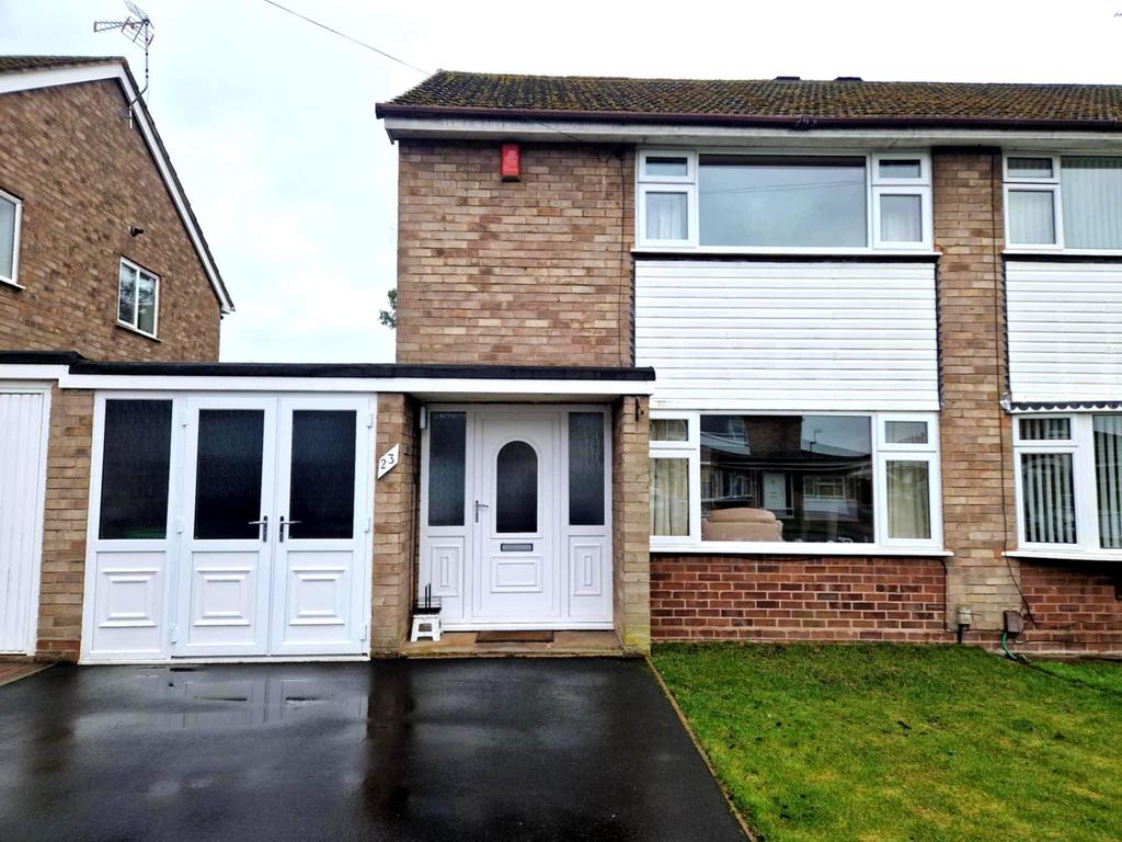 Bush Drive, Rugeley. WS15 2AQ 3 bed semi-detached house - £230,000