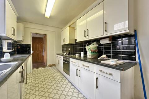 4 bedroom terraced house for sale, Doncaster Road, Leicester LE4