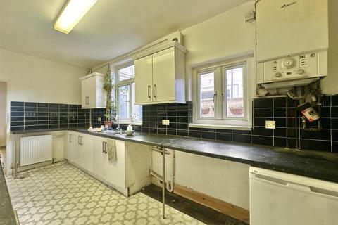 4 bedroom terraced house for sale, Doncaster Road, Leicester LE4