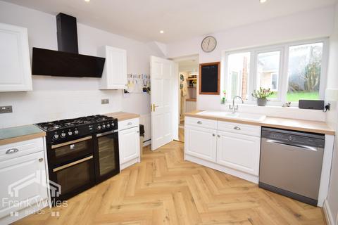 4 bedroom terraced house for sale, Church Road, Weeton, Preston, Lancashire