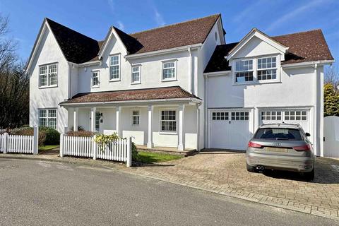 6 bedroom detached house for sale, Petworth Close, Great Notley, Braintree