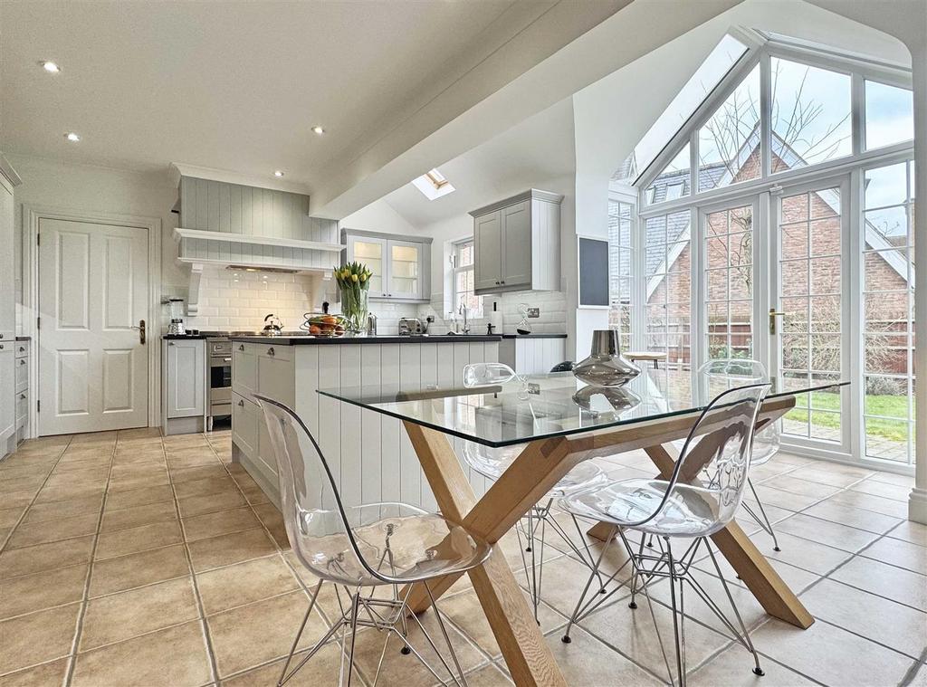 Kitchen Family Room.jpg