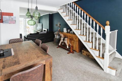 4 Beech Close, Sproatley, Hull, HU11 4XB