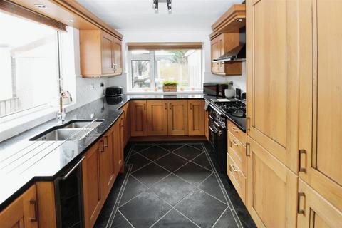 4 Beech Close, Sproatley, Hull, HU11 4XB