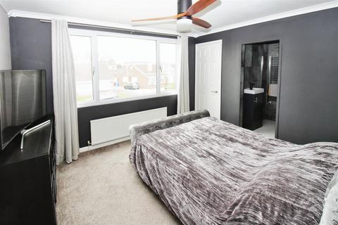 4 Beech Close, Sproatley, Hull, HU11 4XB