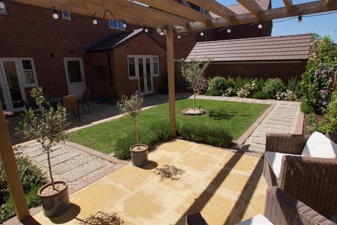 4 bedroom detached house for sale, Blossom Close, Lutterworth