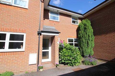 2 bedroom end of terrace house for sale, Headley Close, Alresford