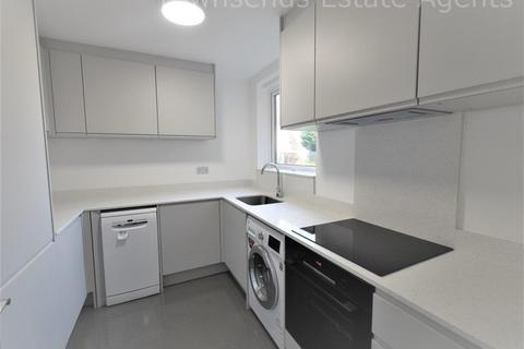 2 bedroom flat to rent, Dormans Close, Northwood HA6