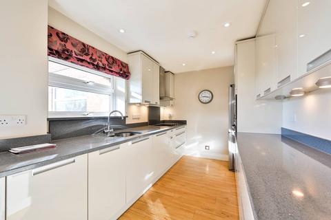 2 bedroom flat to rent, Lawn Road, Guildford, GU2