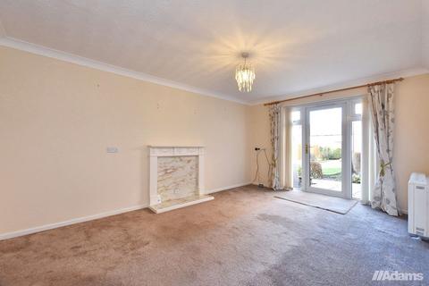 1 bedroom ground floor flat for sale, Oulton Court, Grappenhall, Warrington