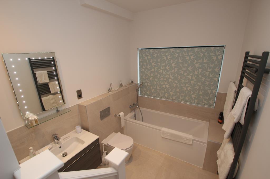 Bath1.JPG