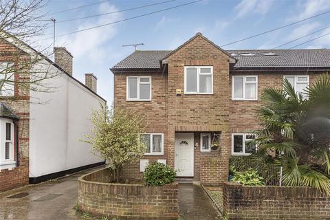 3 bedroom end of terrace house for sale, Wolsey Road, Ashford TW15