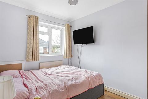 3 bedroom end of terrace house for sale, Wolsey Road, Ashford TW15